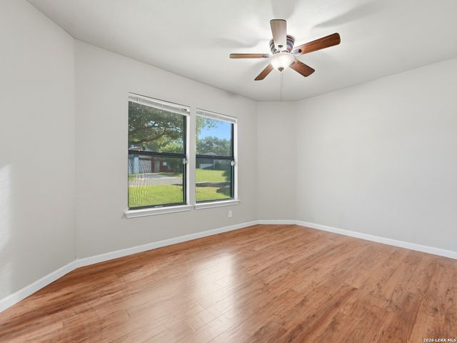 7914 WAYSIDE TRL, San Antonio, TX 78244