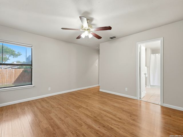 7914 WAYSIDE TRL, San Antonio, TX 78244