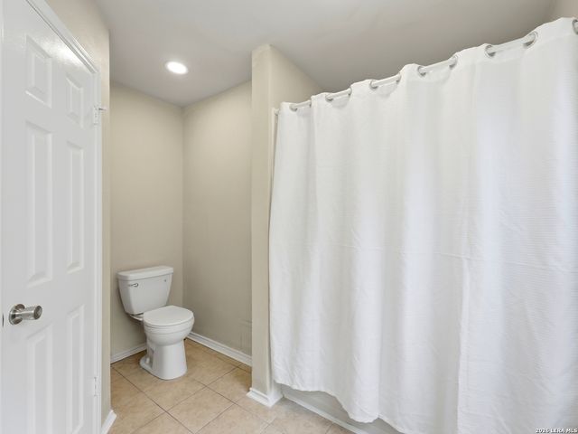 7914 WAYSIDE TRL, San Antonio, TX 78244