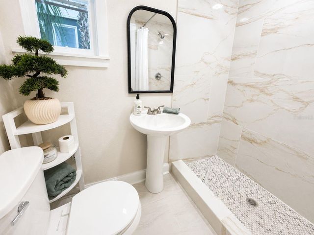 824 6TH STREET N 2, St Petersburg, FL 33701