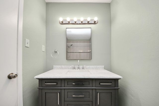 44 Tri Oaks Lane 44, Houston, TX 77043