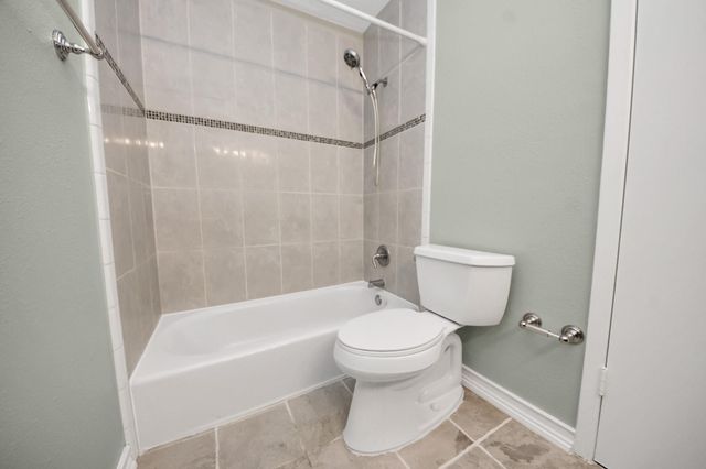 44 Tri Oaks Lane 44, Houston, TX 77043