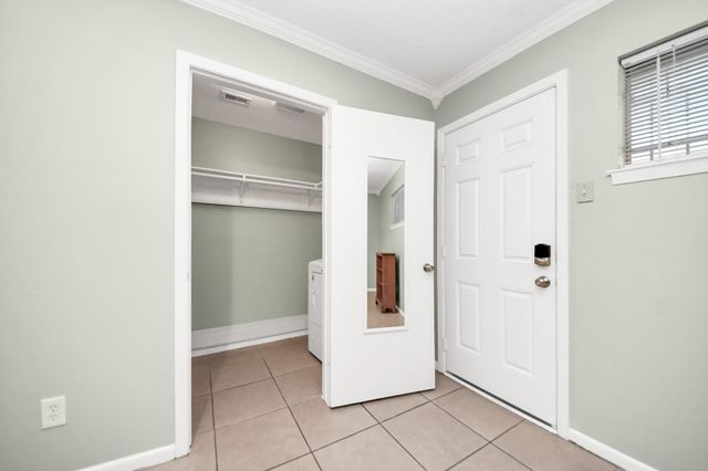 44 Tri Oaks Lane 44, Houston, TX 77043