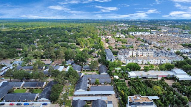 44 Tri Oaks Lane 44, Houston, TX 77043