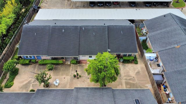 44 Tri Oaks Lane 44, Houston, TX 77043