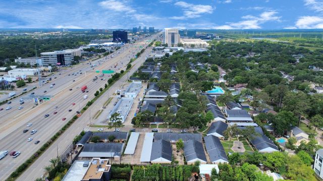 44 Tri Oaks Lane 44, Houston, TX 77043