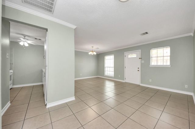 44 Tri Oaks Lane 44, Houston, TX 77043