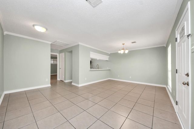 44 Tri Oaks Lane 44, Houston, TX 77043