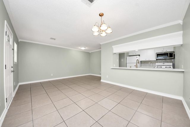 44 Tri Oaks Lane 44, Houston, TX 77043