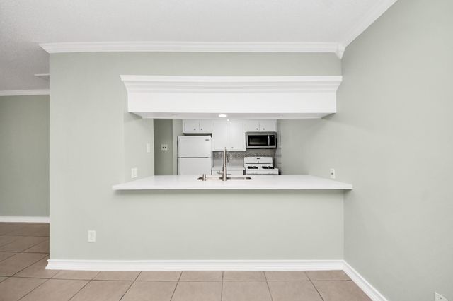 44 Tri Oaks Lane 44, Houston, TX 77043