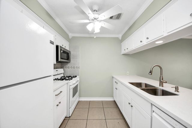 44 Tri Oaks Lane 44, Houston, TX 77043