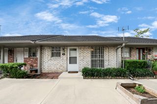 44 Tri Oaks Lane 44, Houston, TX 77043