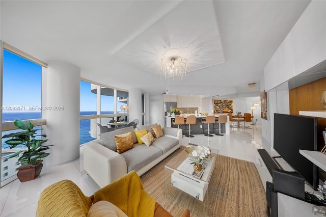 6301 Collins Avenue 2107, Miami Beach, FL 33141