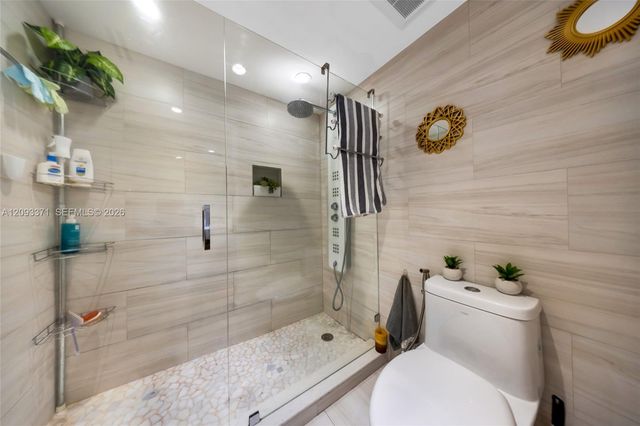 6301 Collins Avenue 2107, Miami Beach, FL 33141