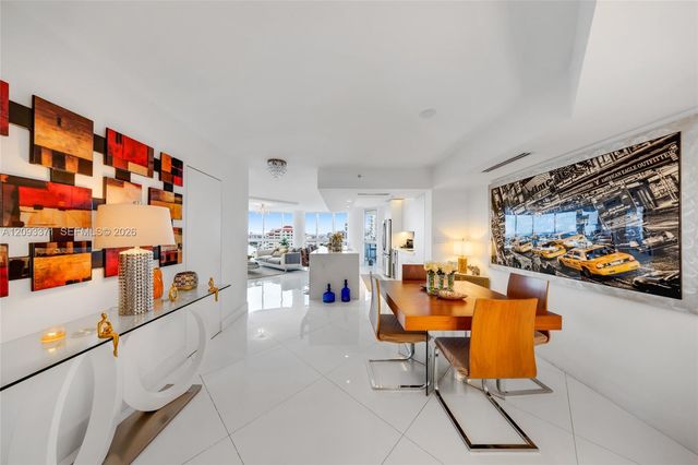6301 Collins Avenue 2107, Miami Beach, FL 33141