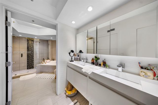6301 Collins Avenue 2107, Miami Beach, FL 33141