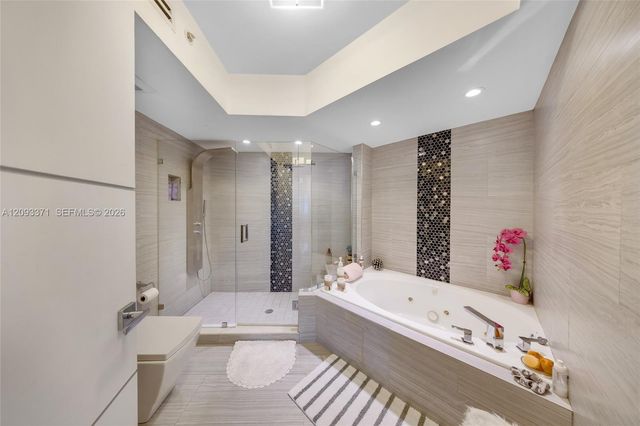 6301 Collins Avenue 2107, Miami Beach, FL 33141
