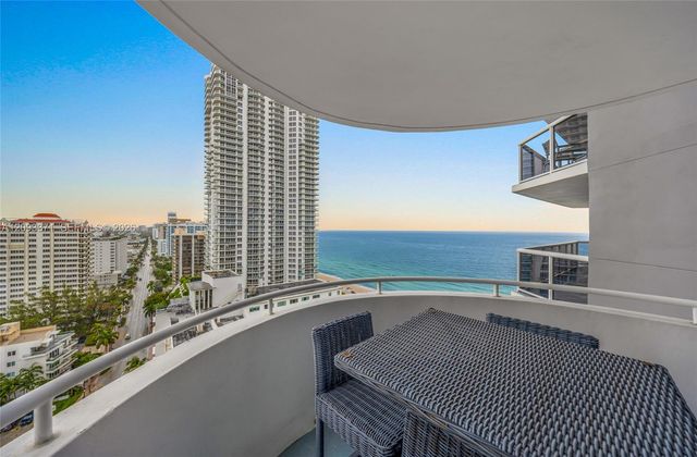 6301 Collins Avenue 2107, Miami Beach, FL 33141