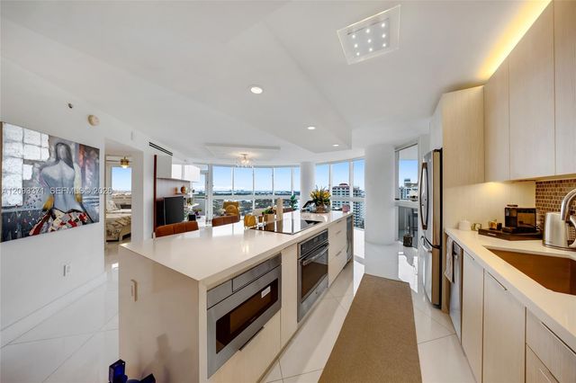 6301 Collins Avenue 2107, Miami Beach, FL 33141