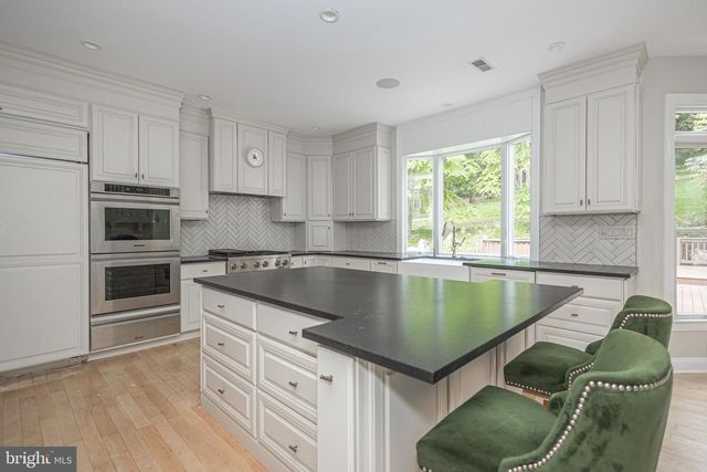 21 BELLINGHAMSHIRE PL, New Hope, PA 18938
