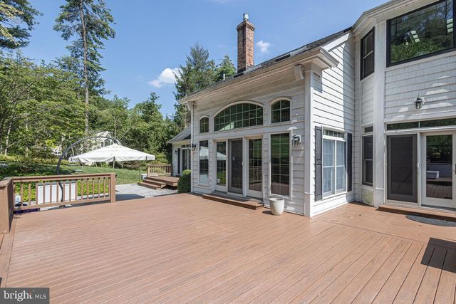 21 BELLINGHAMSHIRE PL, New Hope, PA 18938