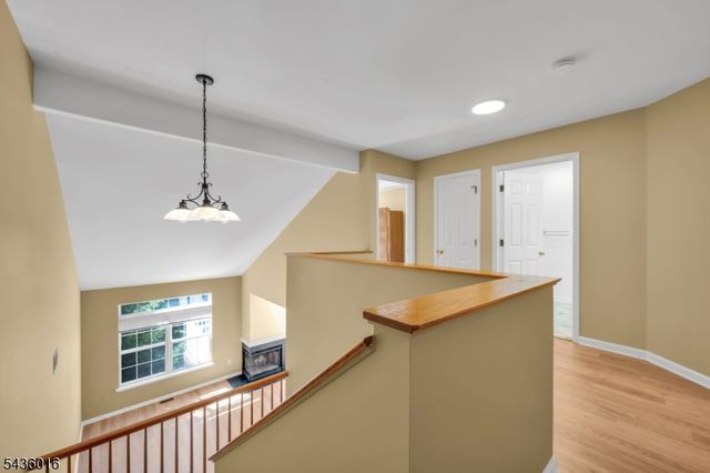 4 Woodmont Dr, Randolph Twp., NJ 07869