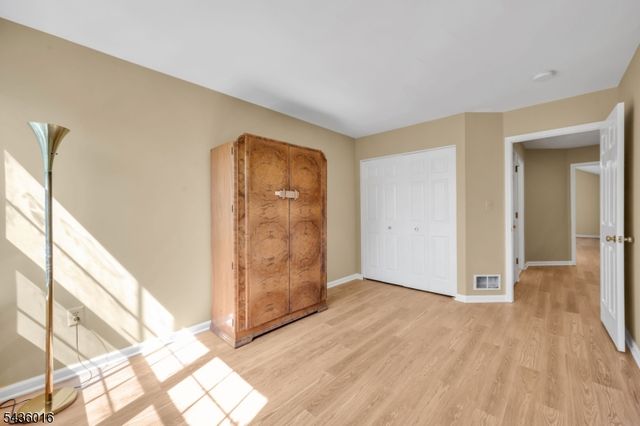 4 Woodmont Dr, Randolph Twp., NJ 07869