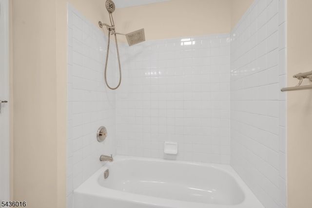4 Woodmont Dr, Randolph Twp., NJ 07869