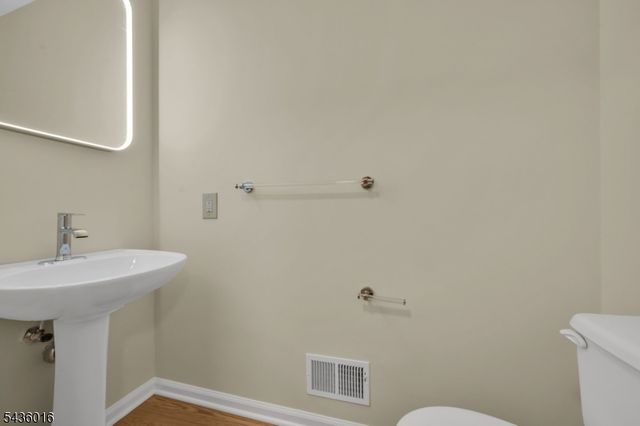 4 Woodmont Dr, Randolph Twp., NJ 07869