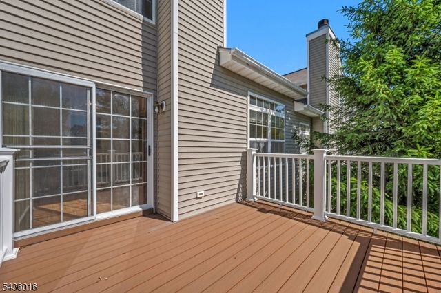 4 Woodmont Dr, Randolph Twp., NJ 07869
