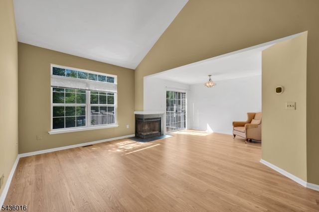 4 Woodmont Dr, Randolph Twp., NJ 07869