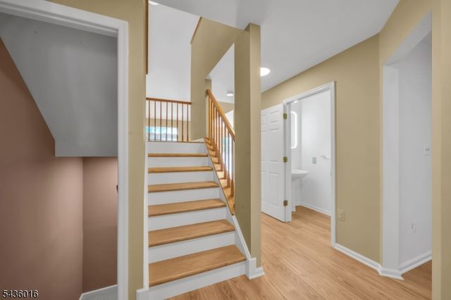 4 Woodmont Dr, Randolph Twp., NJ 07869