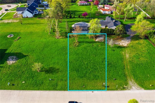 21 Potowatomi Drive, Grosse Ile, MI 48138