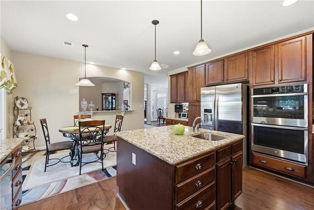 509 Hanbury RD W, Chesapeake, VA 23322