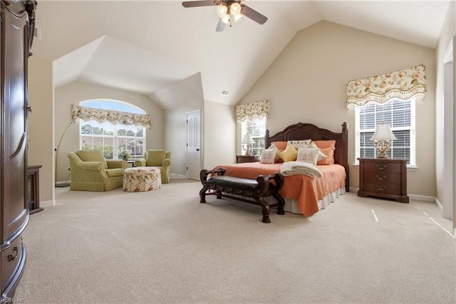 509 Hanbury RD W, Chesapeake, VA 23322