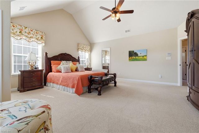509 Hanbury RD W, Chesapeake, VA 23322