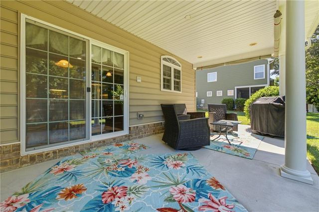 509 Hanbury RD W, Chesapeake, VA 23322