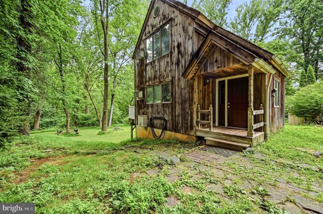 402 PENN GREEN RD, Landenberg, PA 19350