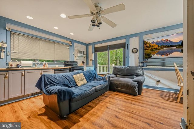 402 PENN GREEN RD, Landenberg, PA 19350