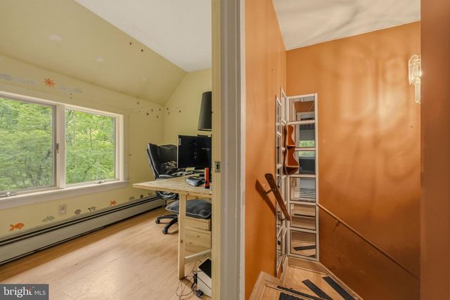 402 PENN GREEN RD, Landenberg, PA 19350