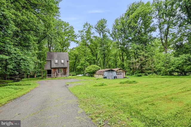 402 PENN GREEN RD, Landenberg, PA 19350