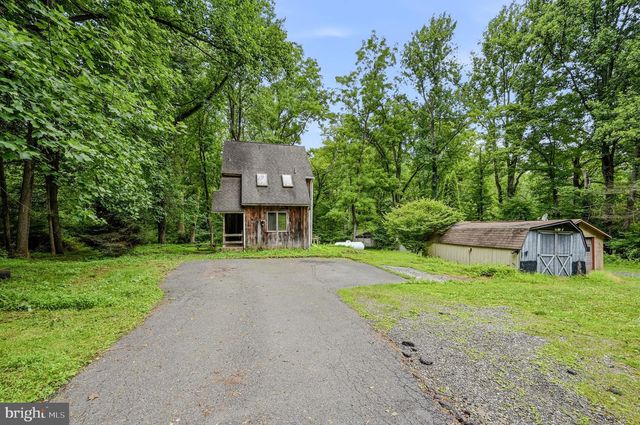 402 PENN GREEN RD, Landenberg, PA 19350
