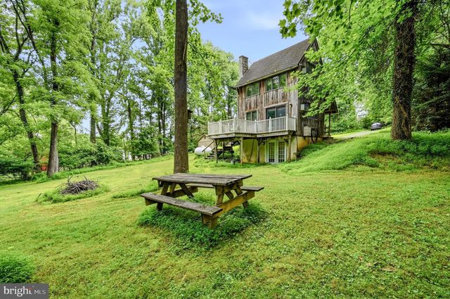 402 PENN GREEN RD, Landenberg, PA 19350