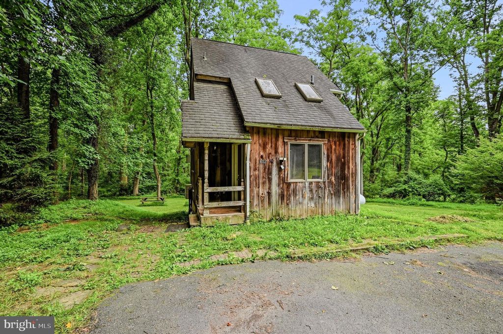 402 PENN GREEN RD, Landenberg, PA 19350