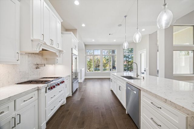 21018 Kings River Point, Kingwood, TX 77346