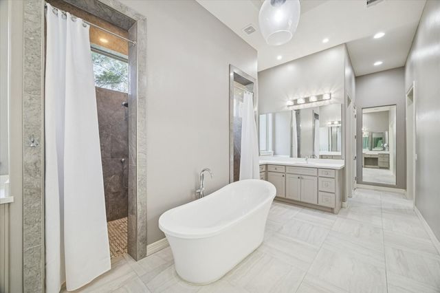 21018 Kings River Point, Kingwood, TX 77346