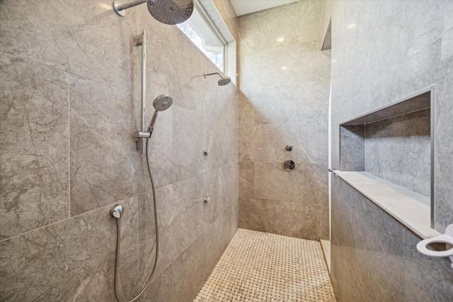 21018 Kings River Point, Kingwood, TX 77346