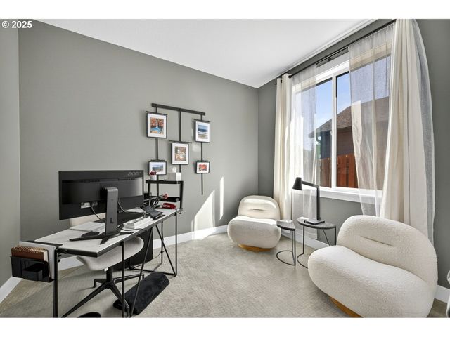 108 W 16TH St, La Center, WA 98629