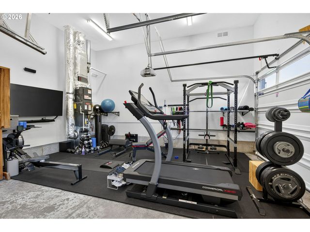 108 W 16TH St, La Center, WA 98629