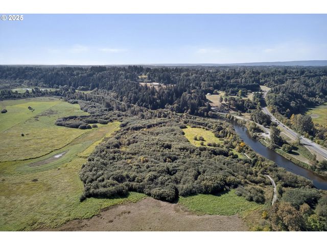 108 W 16TH St, La Center, WA 98629